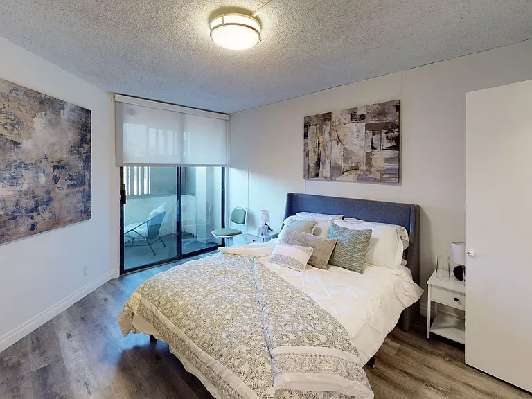 5th Street Apartments — Photo 12