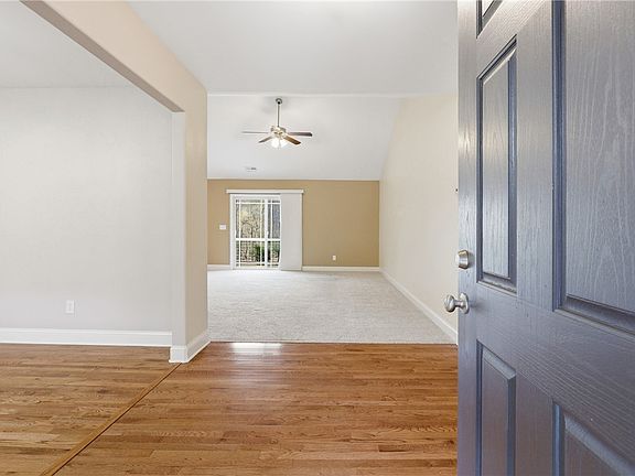 3rd image of 309 Fox Run Rd