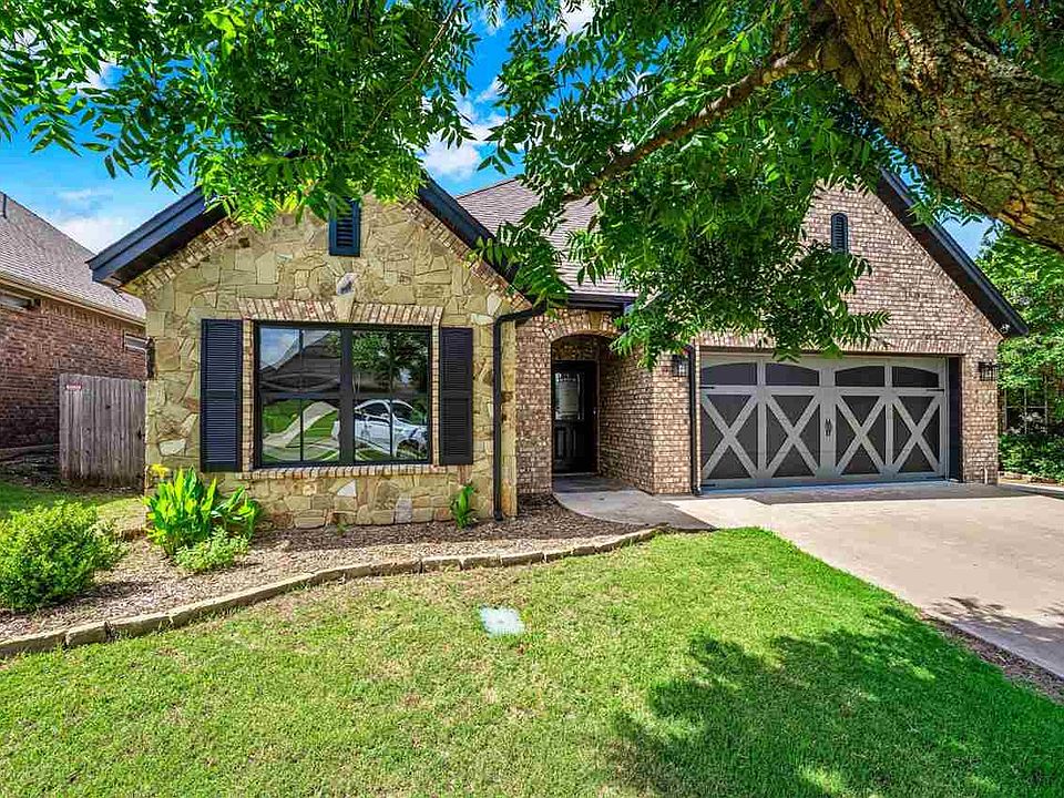 1st image of 3603 NE Cypress Ln