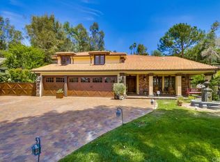 390 S Yorkshire Cir, Anaheim, CA 92808