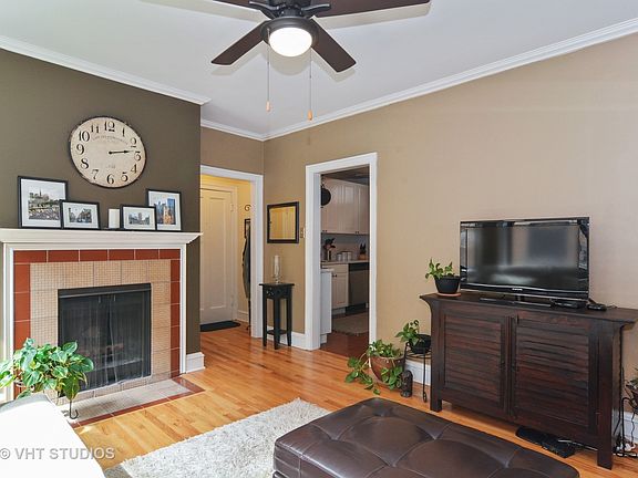 4th image of 636 W Waveland Ave APT 3C