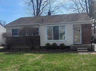 22808 Carolina St, Saint Clair Shores, MI 48080