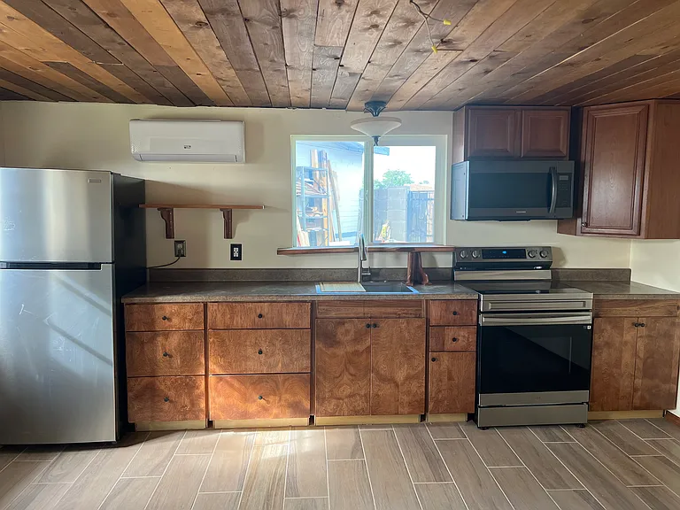 2047 E Alder Cir — Photo 10