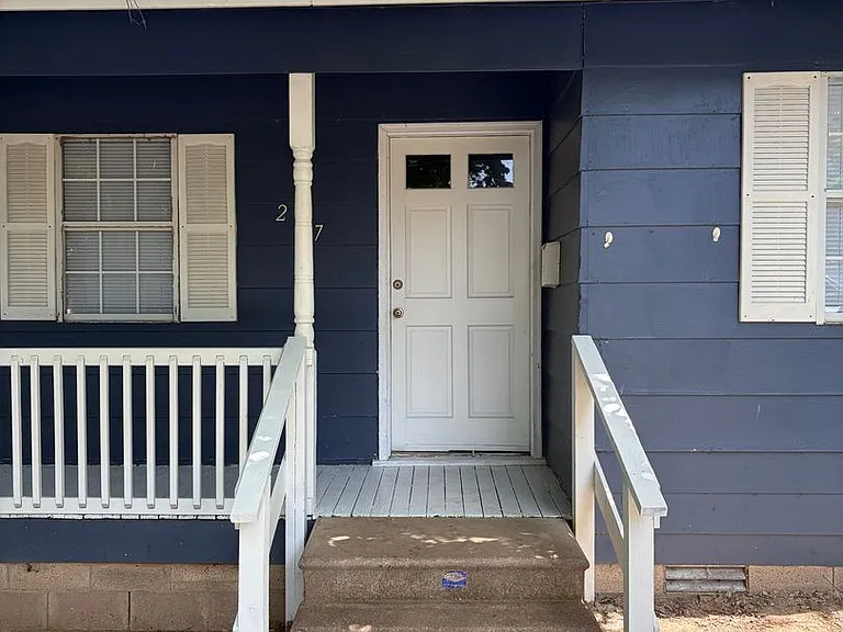 207 S 15th St — Photo 2