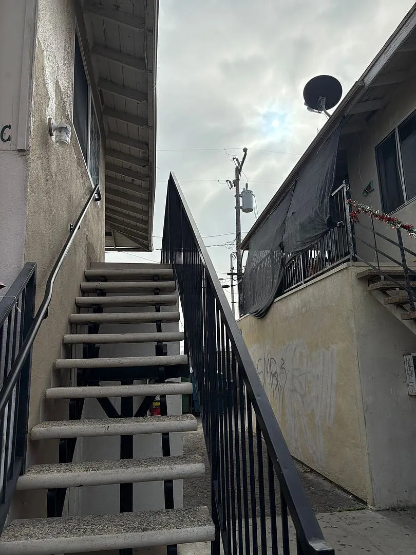 Building Photo - CMS725