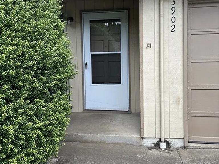 3880 Auburn Rd NE — Photo 12