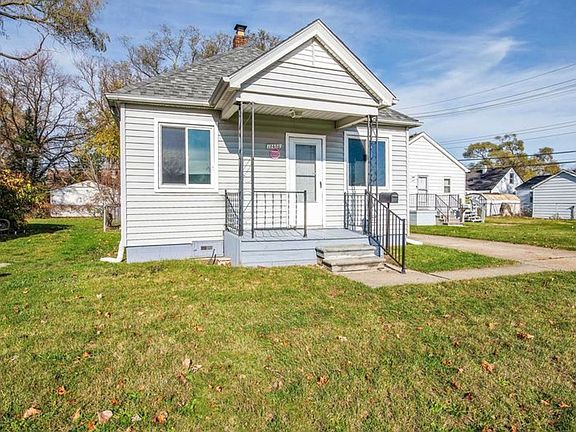 3rd image of 12483 Georgiana Ave