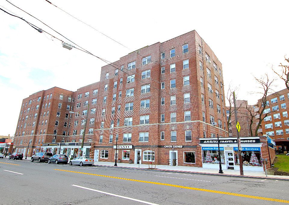 2nd image of 2 Old Mamaroneck Rd APT 2E