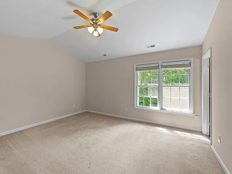 102 Shady Spring Pl — Photo 20