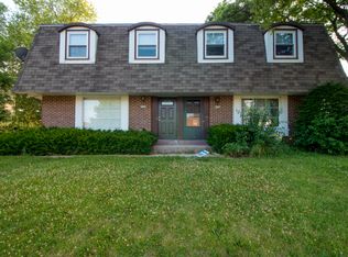 3700 Southwood Dr, Racine, WI 53406