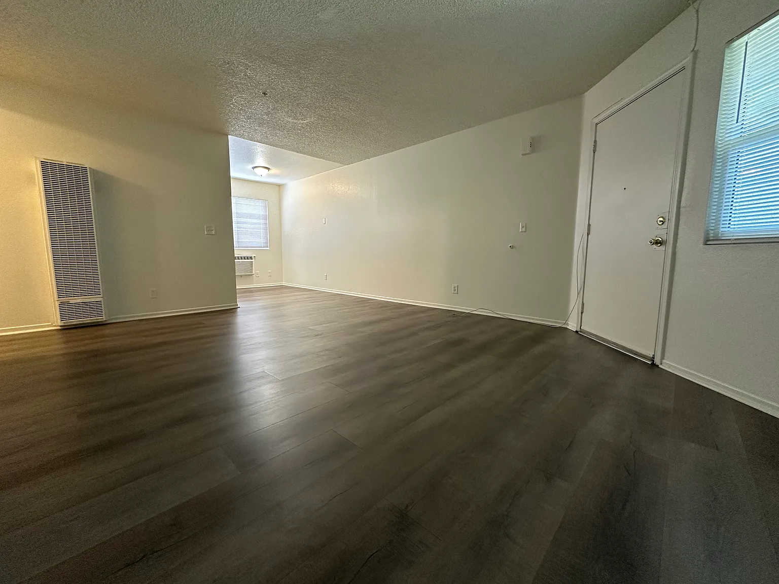 2 bed, 900 sqft, $1,925 — Photo 3