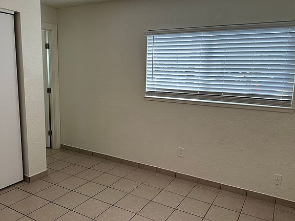 4th image of 273 Boulder Creek Dr #A