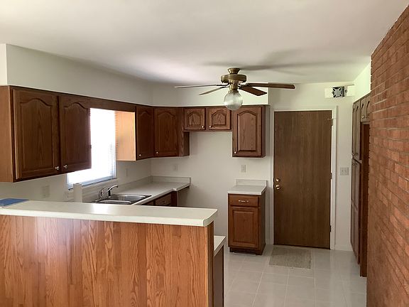 2nd image of 545 Buena Vista St