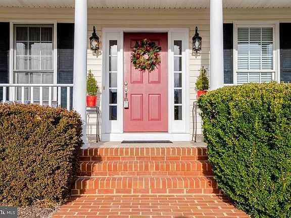 4th image of 6009 Waterman Dr