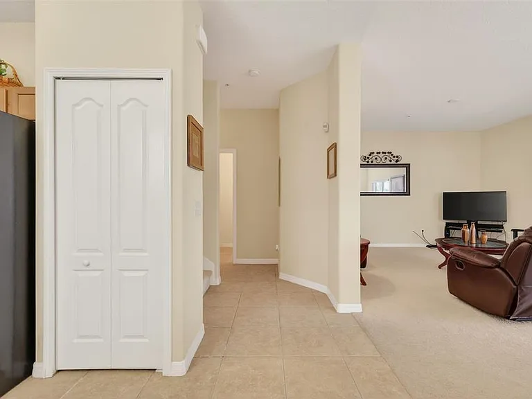 1323 Priory Cir — Photo 12