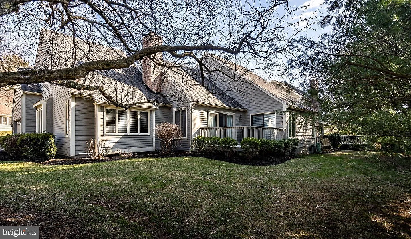 3 bed, 2.5 bath, 1934 sqft, $3,200 — Photo 1