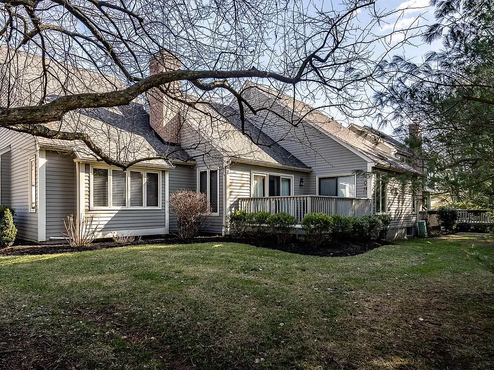 1114 Mews Ln