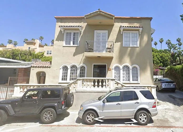 6057 Selma Ave — Photo 1