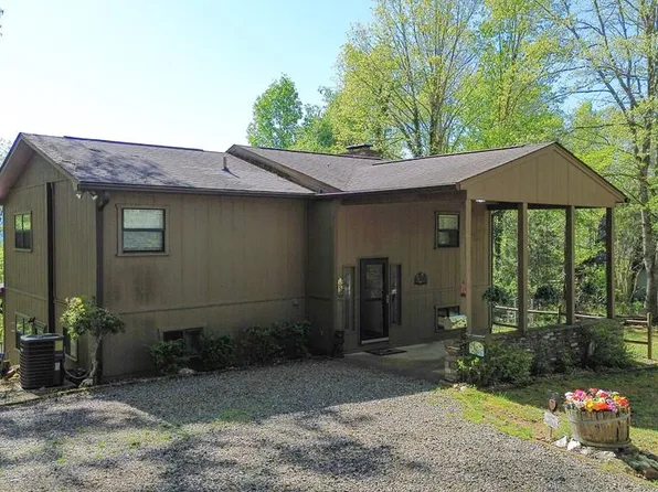 245 Trillium Trl, Franklin, NC 28734