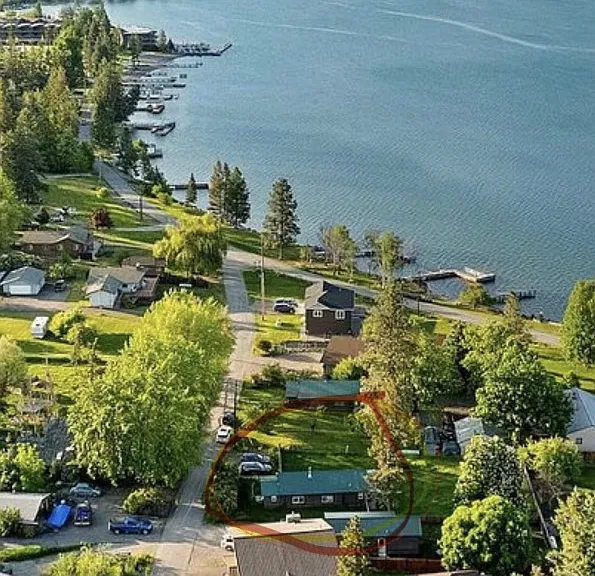 27 Lakeside Ave — Photo 2