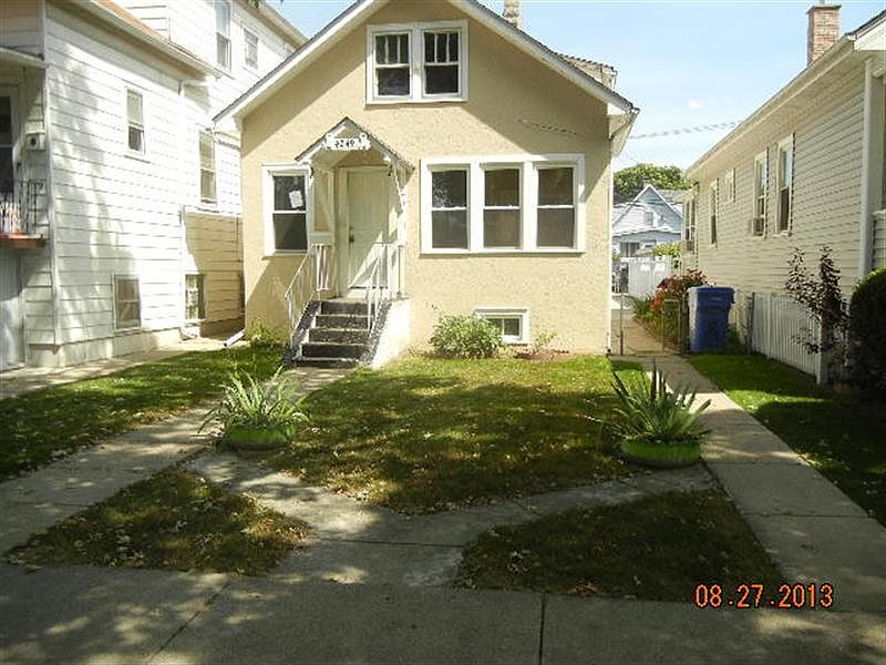 1st image of 4249 N Melvina Ave