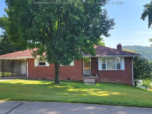 111 Morton Dr, Hamlin, WV 25523
