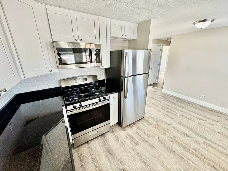 Shawomet Gardens Apartments — Photo 1