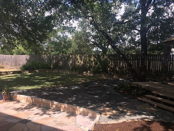 5th image of 806 Kemp Hills Dr