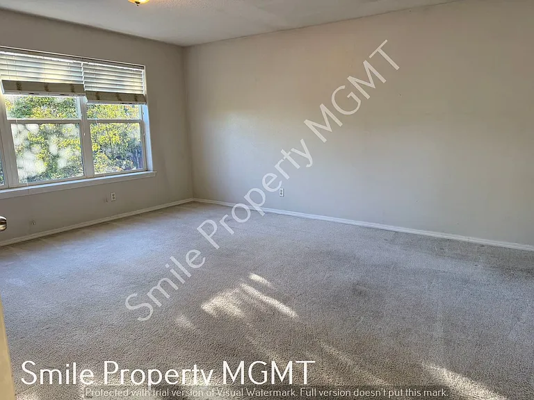 184 SW 105th Ter — Photo 15