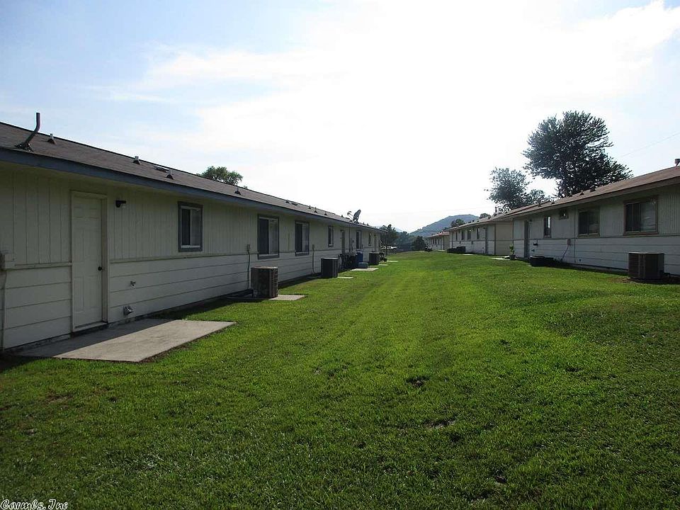 1st image of 301 Dwain St