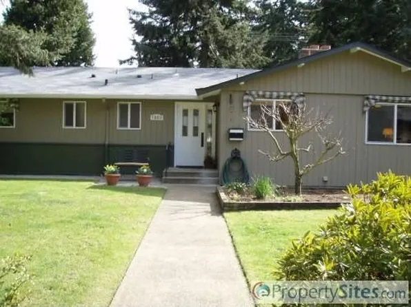 1003 Panorama Ct, Fircrest, WA 98466