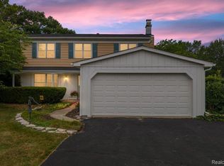 23067 Heatherbrae Way, Novi, MI 48375