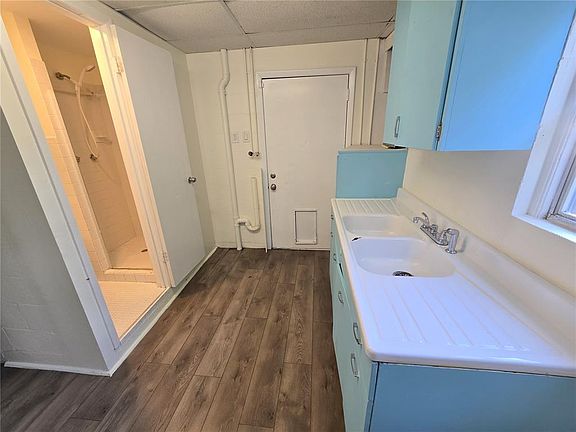 5th image of 4533 Belfast Dr