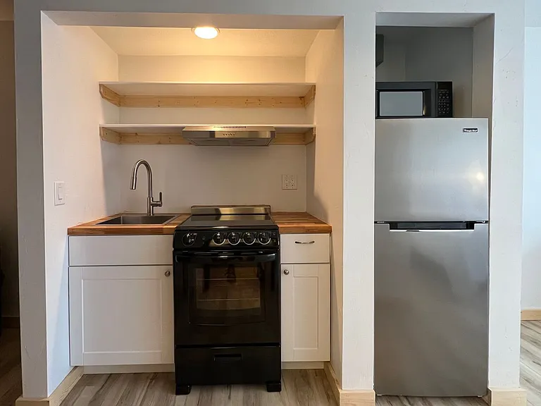 Ski Town Apartments — Photo 91