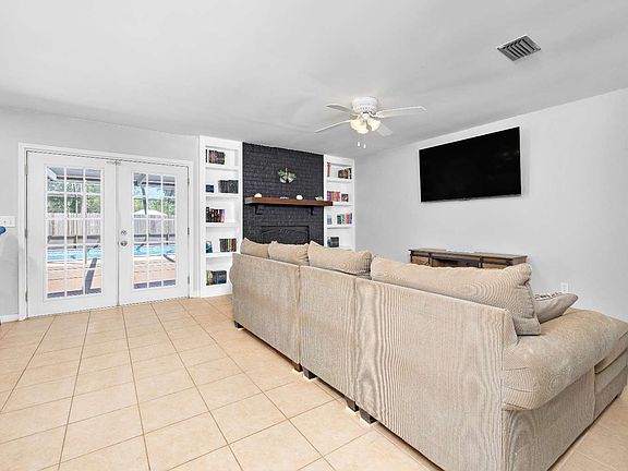 4th image of 145 SE Mossy Ct