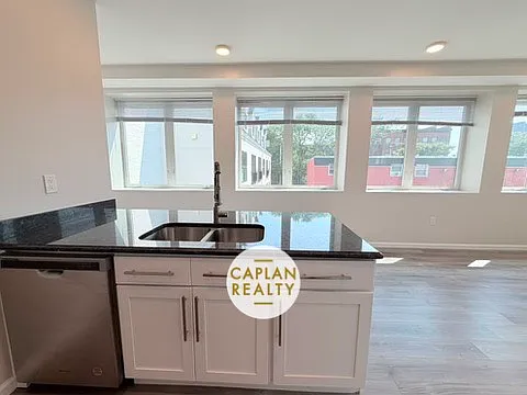 94 Olive St #2O1 — Photo 2
