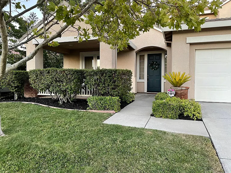 9901 W Taron Dr — Photo 2