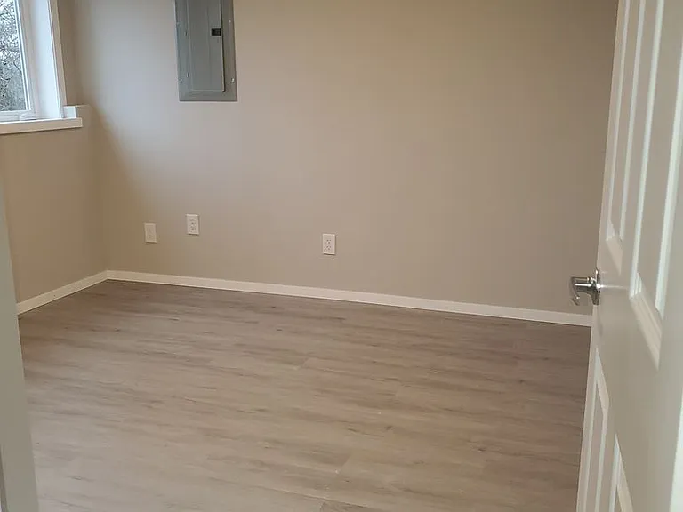 990 Mountain View Rd — Photo 8