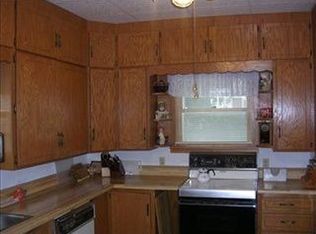 548 4th St, Syracuse, NE 68446