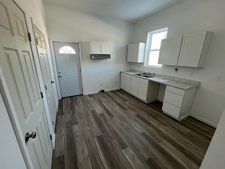 1657 Mooberry St #1657 — Photo 5