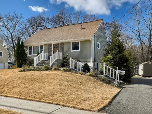 53 Rafkind Rd, Bloomingdale Boro, NJ 07403