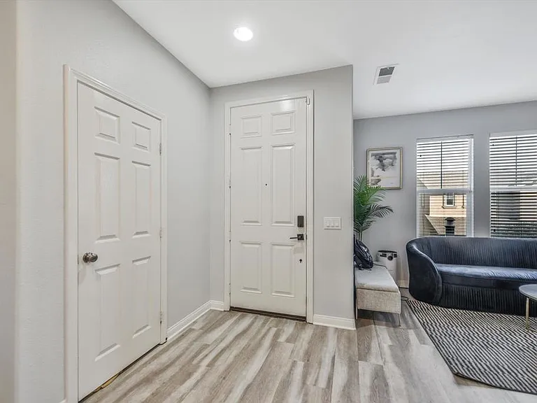 2280 Lattice Ln — Photo 4