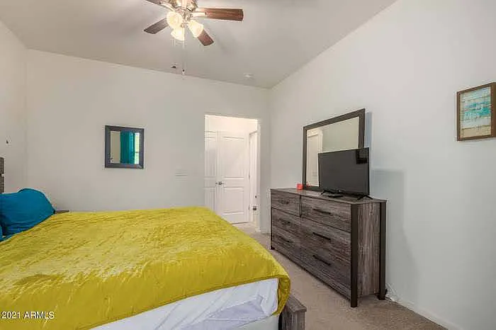 2358 E Huntington Dr — Photo 11