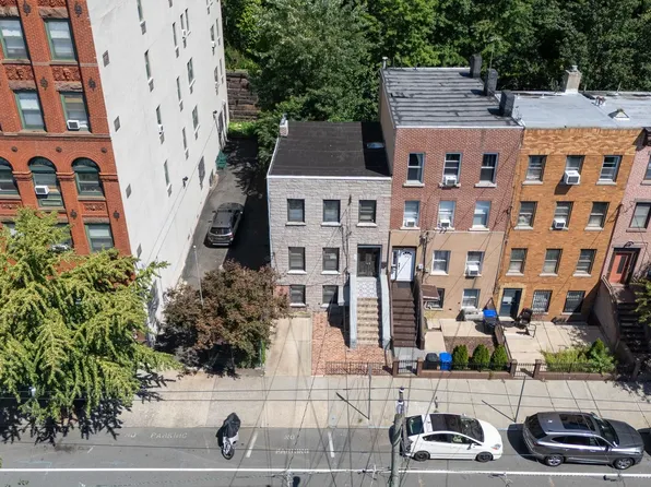 218 5th Street image 1 of 32
