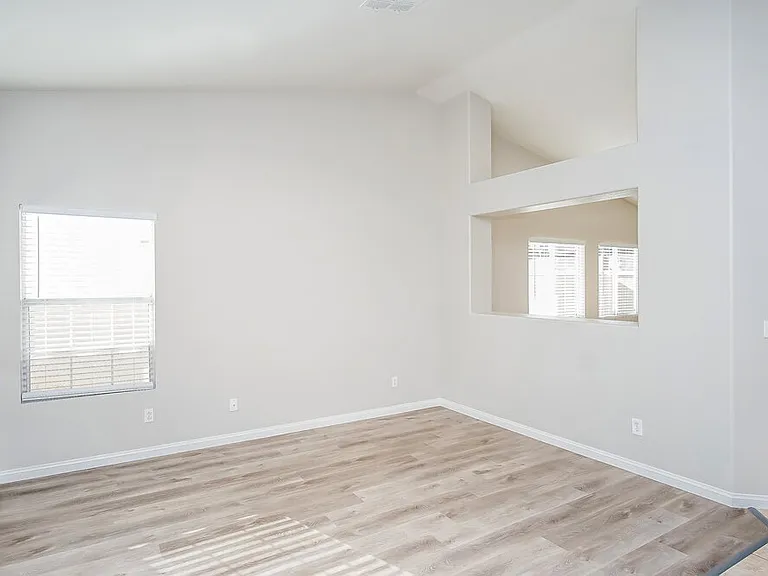 9633 Crystal Ridge Rd — Photo 3