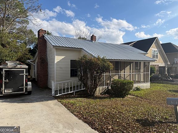 2nd image of 1513 Pickard Ave