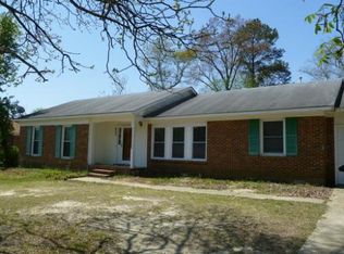 403 Quail Ct, Fayetteville, NC 28303