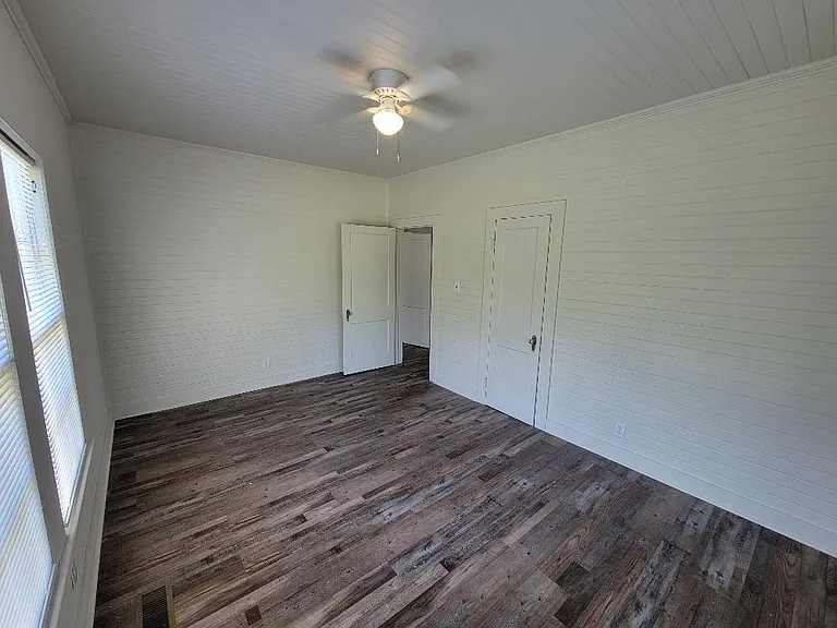 287 S College St — Photo 24