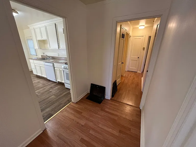521 Hilmar St — Photo 8