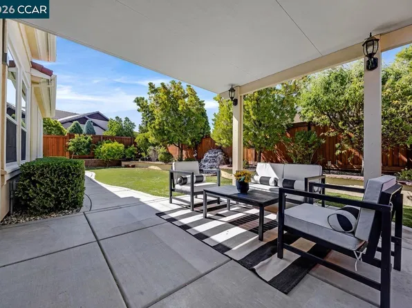 1939 Burgundy Ln, Brentwood, CA 94513
